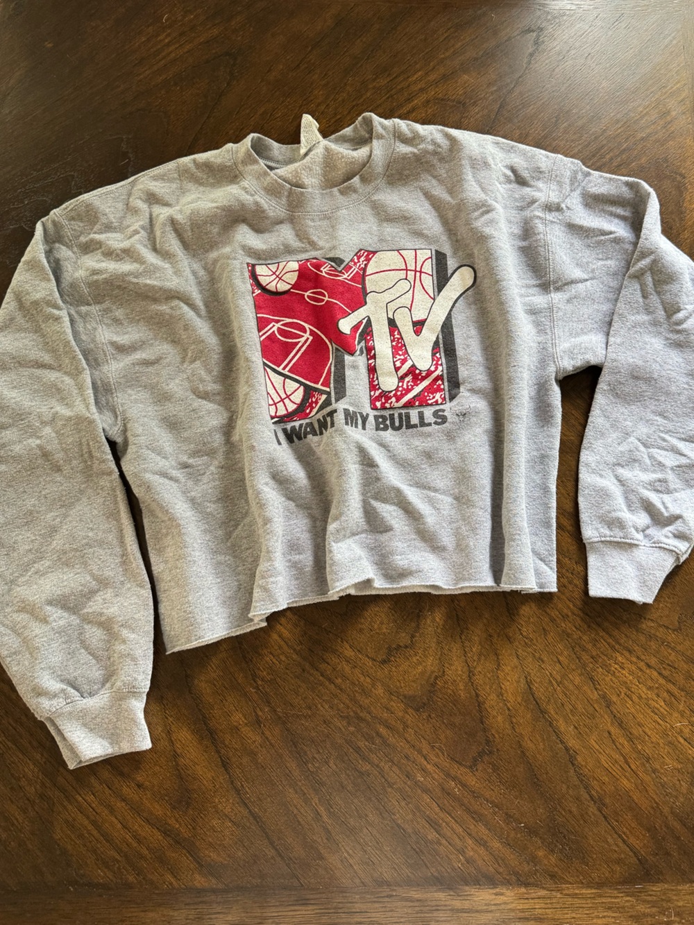 Gray Graphic Long-Sleeve Bulls Top